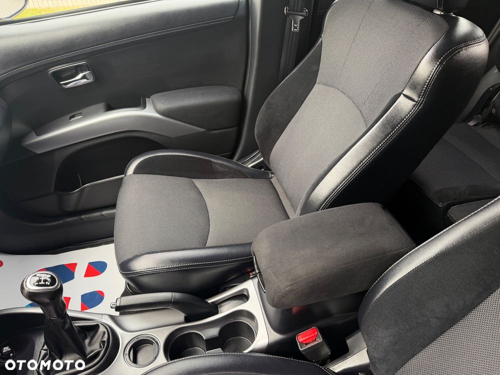 Mitsubishi Outlander 2.0 2WD Active - 18