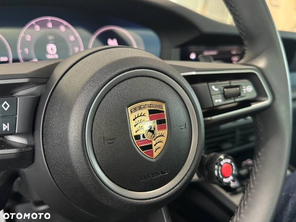 Porsche 911 Carrera - 18