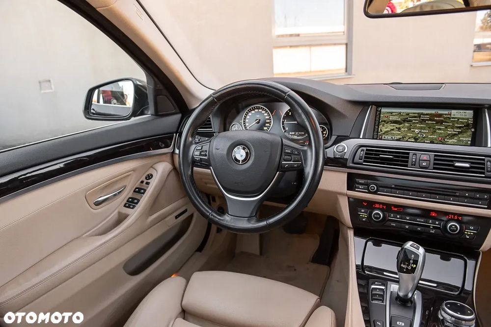 BMW Seria 5 525d Sport-Aut Luxury Line - 26