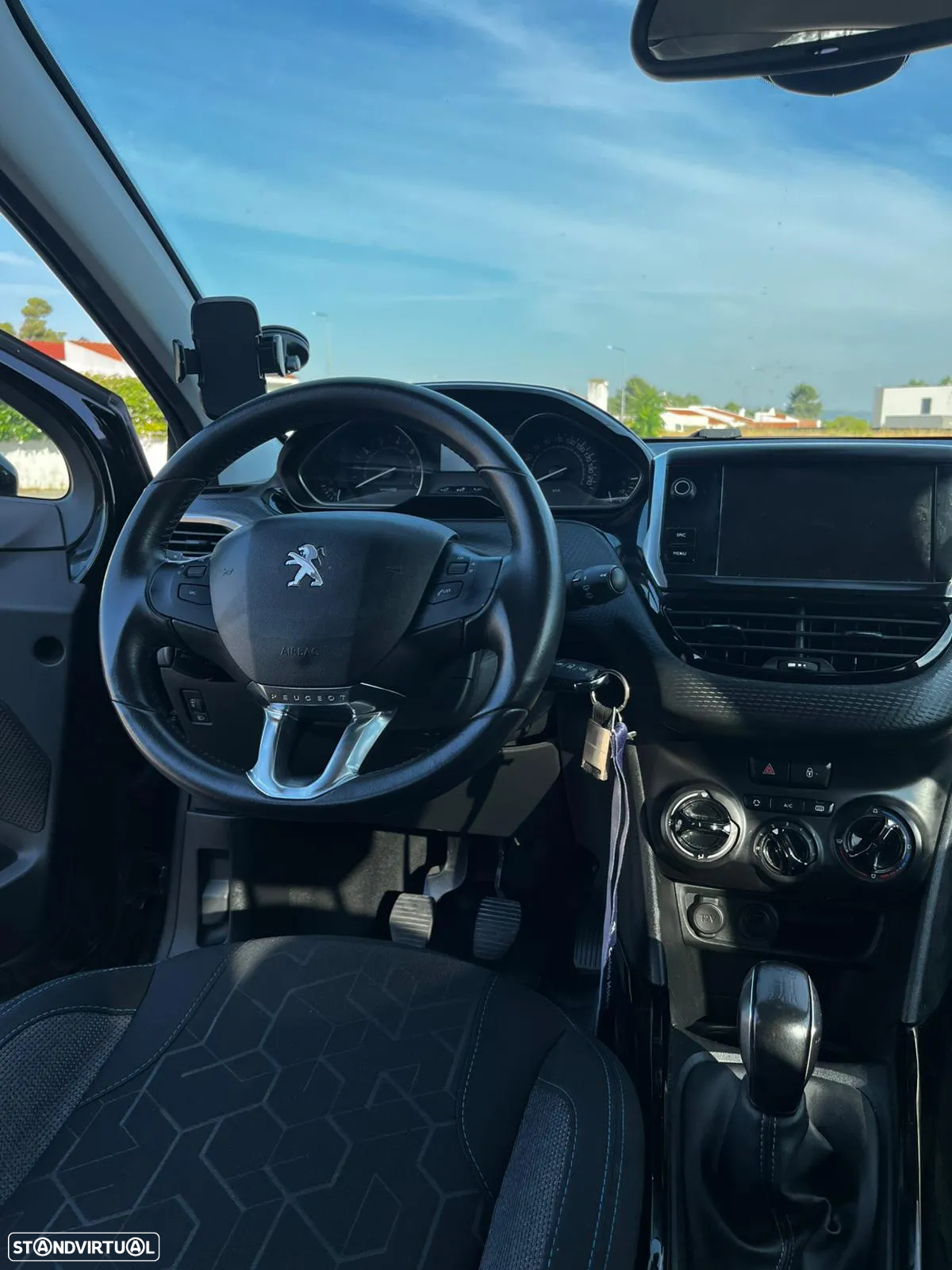 Peugeot 2008 1.2 PureTech Signature - 3