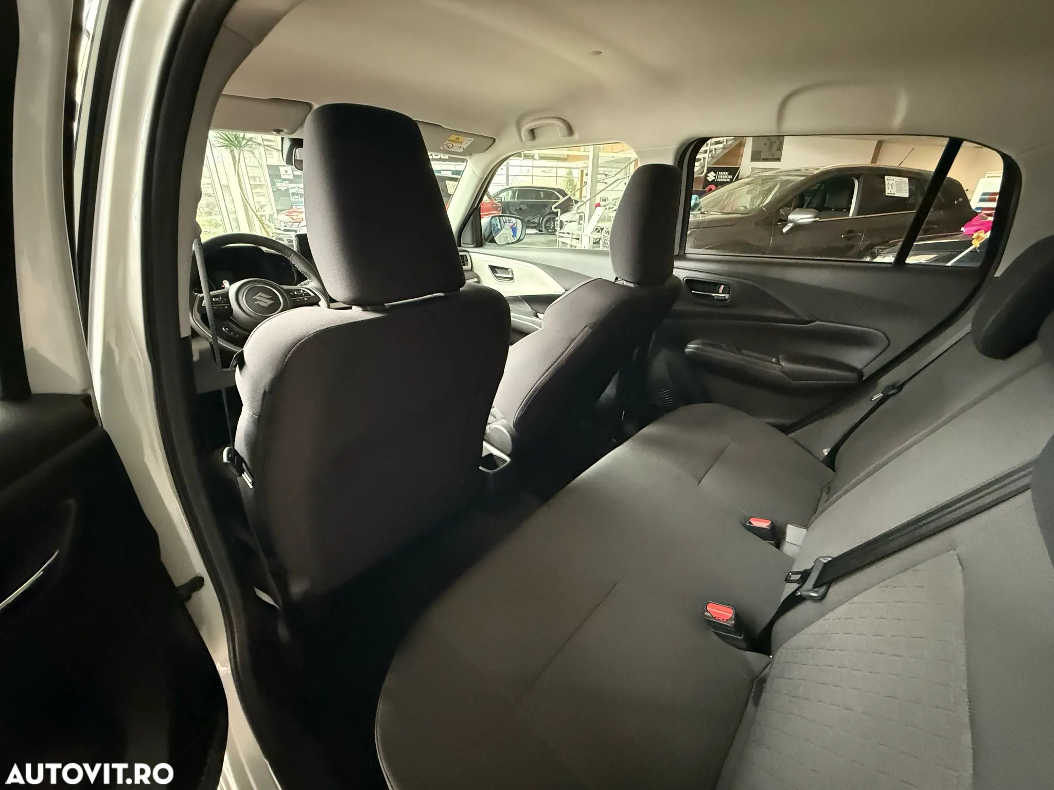 Suzuki Swift 1.2 Dualjet 12V MHEV Passion - 11
