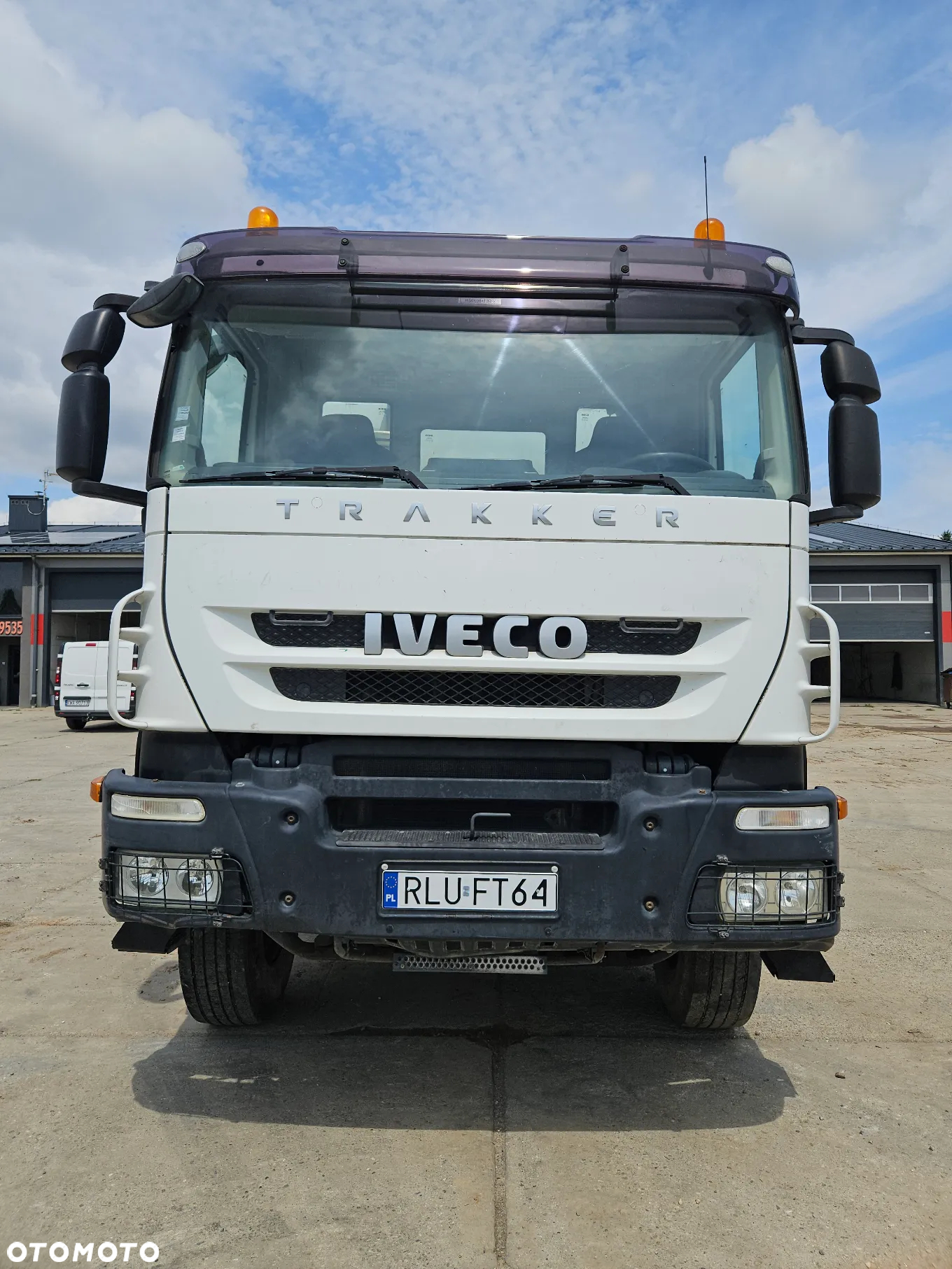 Iveco 440 - 16