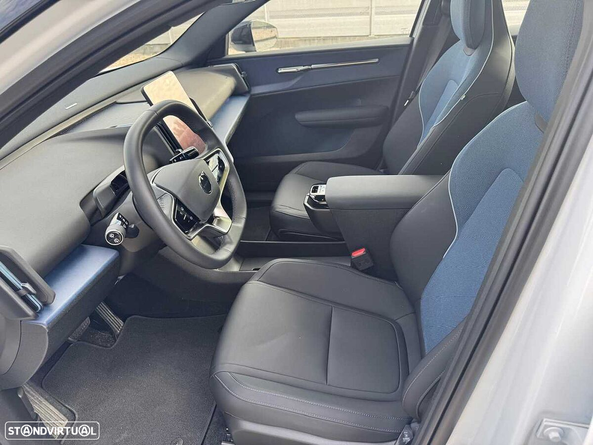 Volvo EX30 - 10
