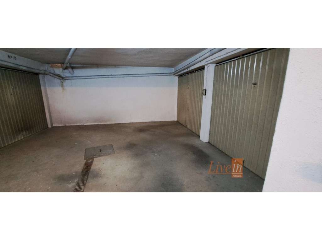 Garagem (BOX) com 18 m2 em Mem Martins - Grande imagem: 3/9