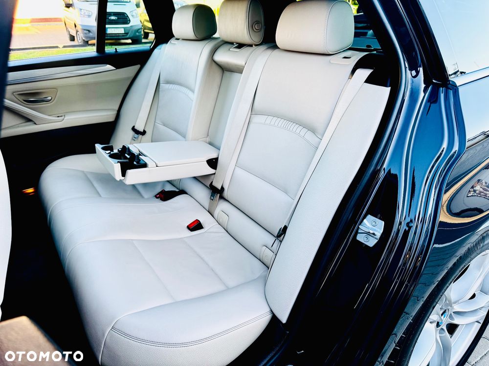 BMW Seria 5 520d Touring - 29