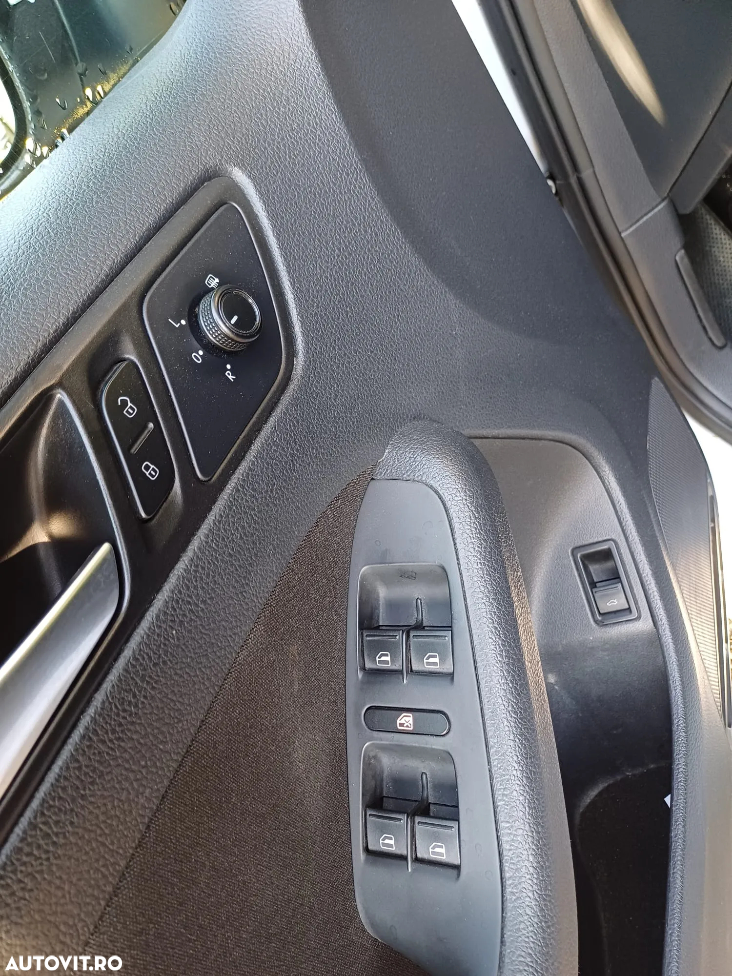 Volkswagen Jetta 2.0 TDI Comfortline - 13