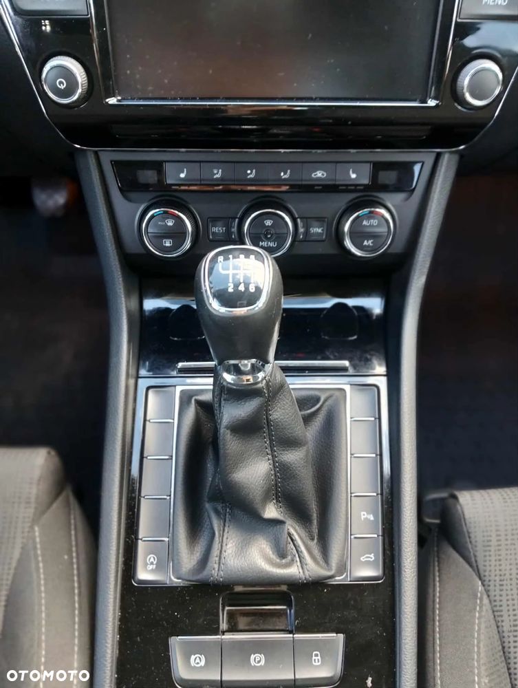 Skoda Superb 1.8 TSI Ambition - 6