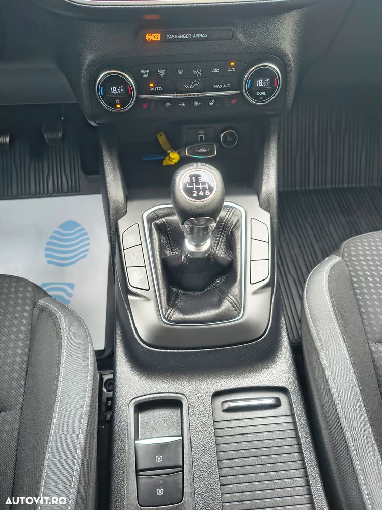 Ford Focus - 10