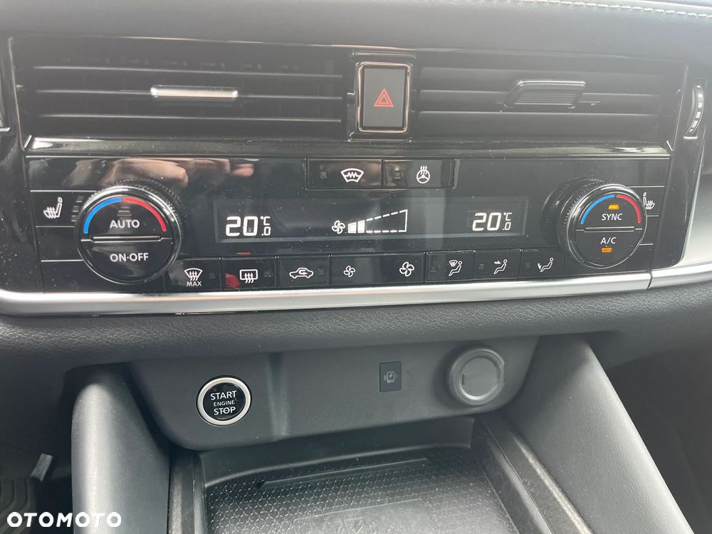 Nissan Qashqai 1.3 DIG-T MHEV N-Connecta Xtronic - 28