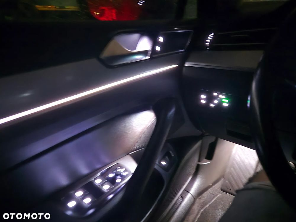 Volkswagen Passat 2.0 TDI (BlueMotion Technology) Highline - 20