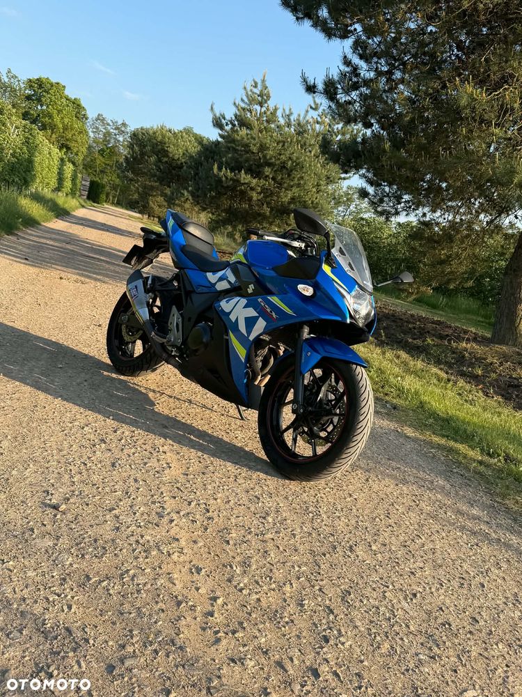 Suzuki GSX-R - 1