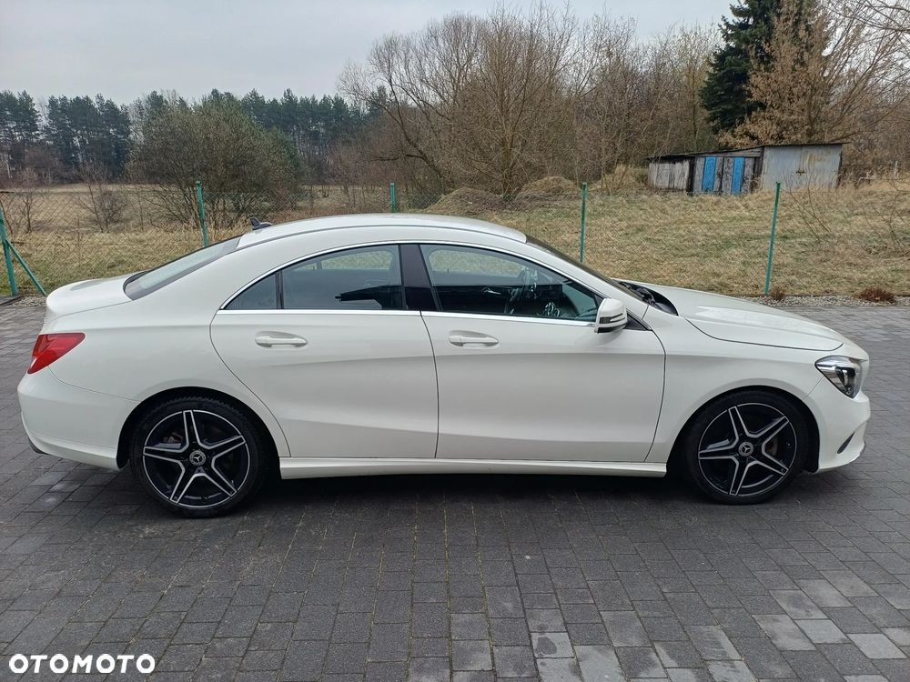 Mercedes-Benz CLA 250 4Matic 7G-DCT UrbanStyle Edition - 8