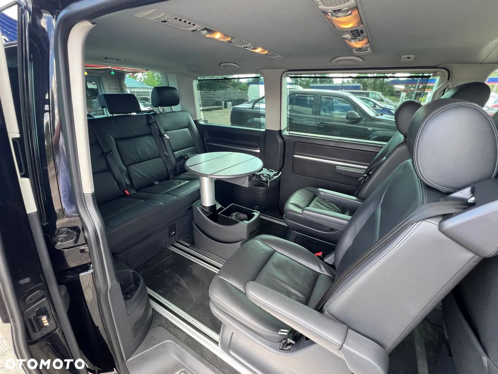 Volkswagen Multivan - 25