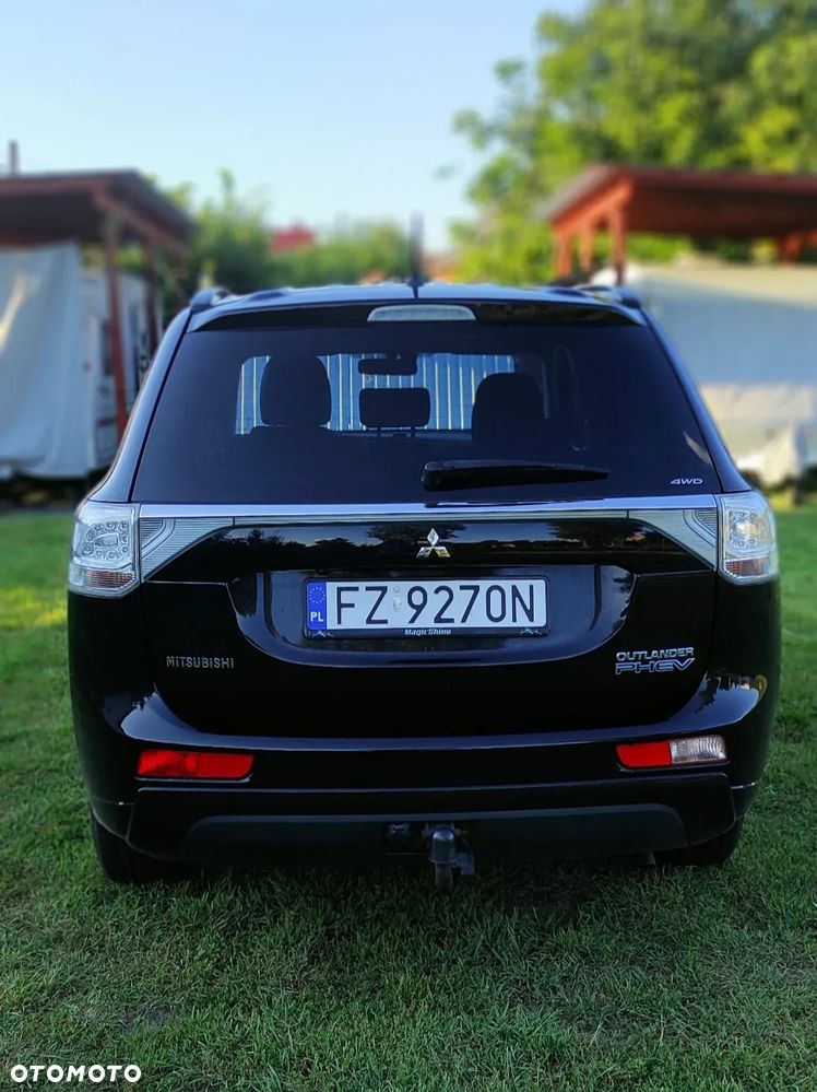 Mitsubishi Outlander Instyle NAVI - 2