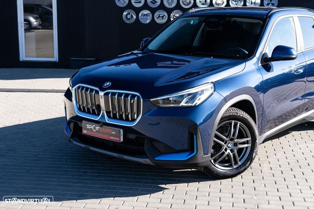 BMW iX1 xDrive30 - 5
