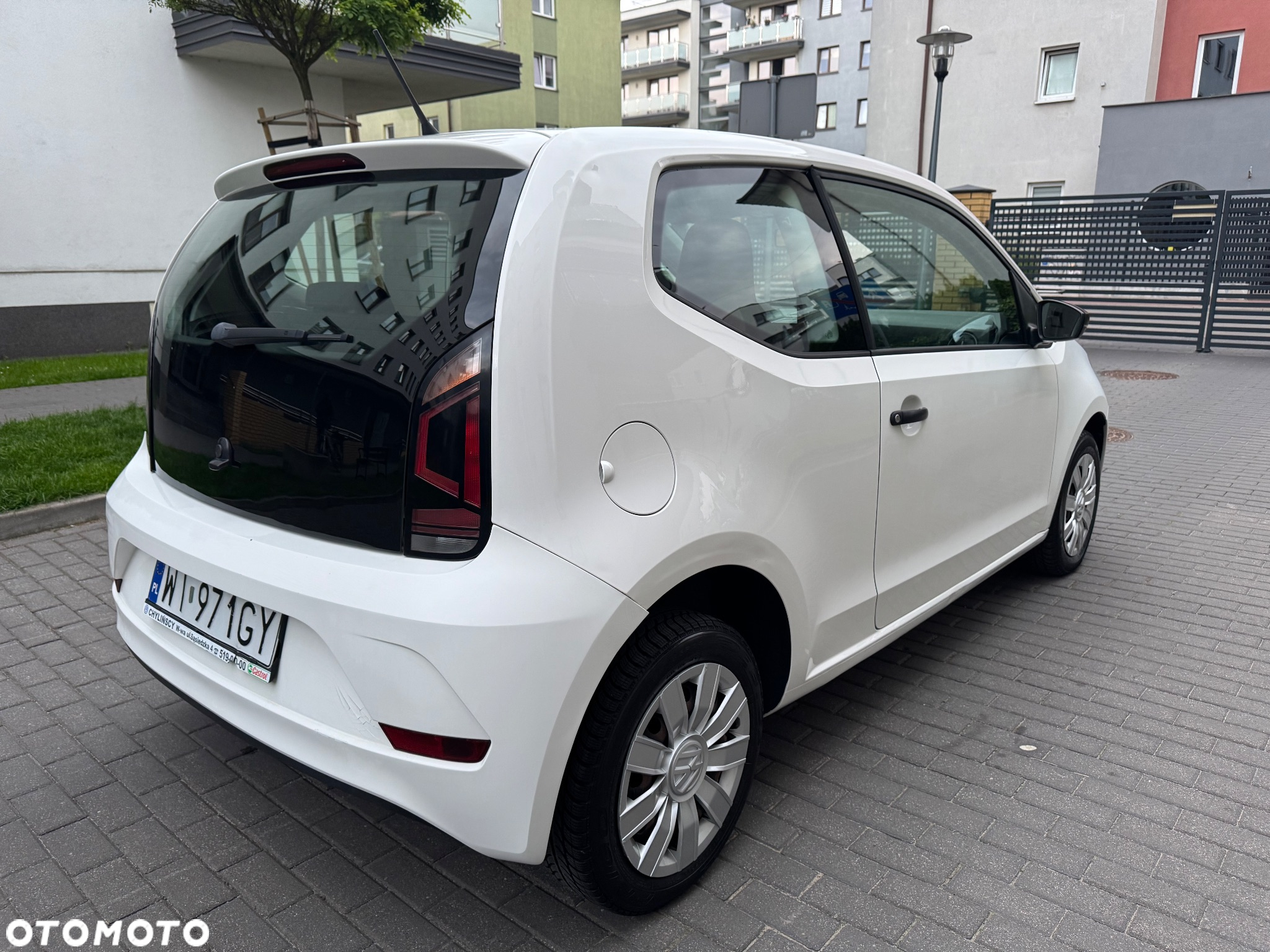 Volkswagen up! 1.0 beats - 6