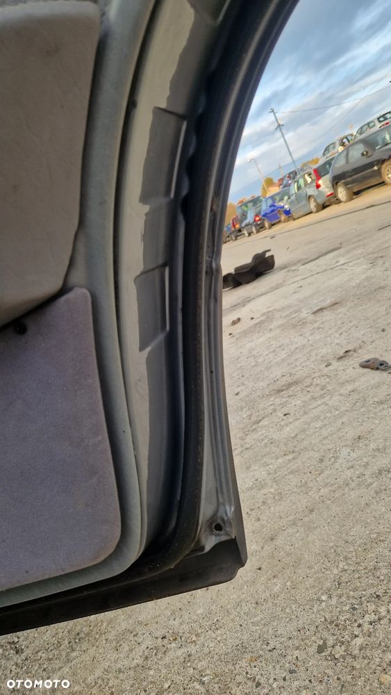 MERCEDES W124 KOMBI DRZWI PRAWY TYŁ - 3