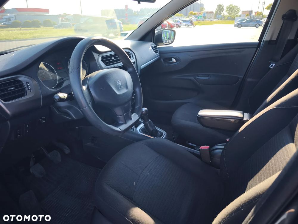 Peugeot 301 1.6 VTi Allure - 5