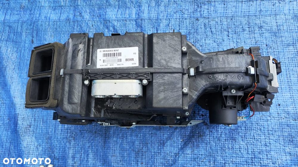 NAGRZEWNICA TYŁ PRZEWÓD PRZEWODY KLIMATYZACJI A2218300916 A2218301216 A2218300816 A2218300416 A2218300384 A2218302015 A2208209210 A2218300262 MERCEDES S-KLASA W221 LONG S600 5.5 V12 BITURBO OM275 - 4