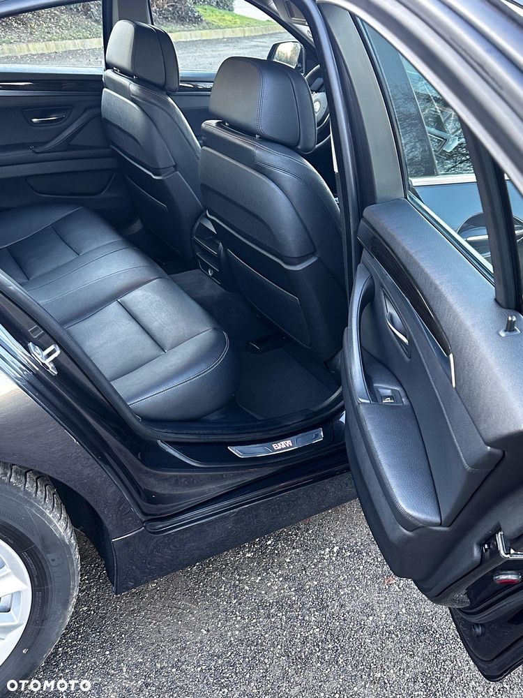 BMW Seria 5 520d Luxury Line - 13
