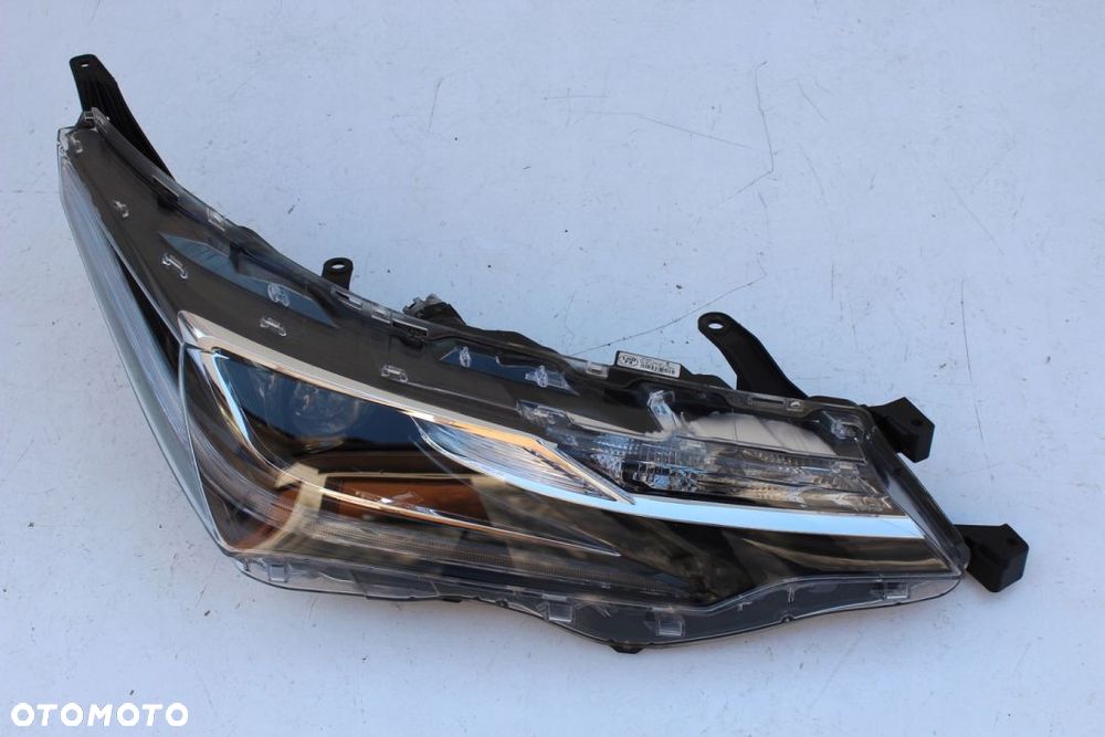 Toyota Corolla E17 2016- Full Led Prawa Oryginał - 1