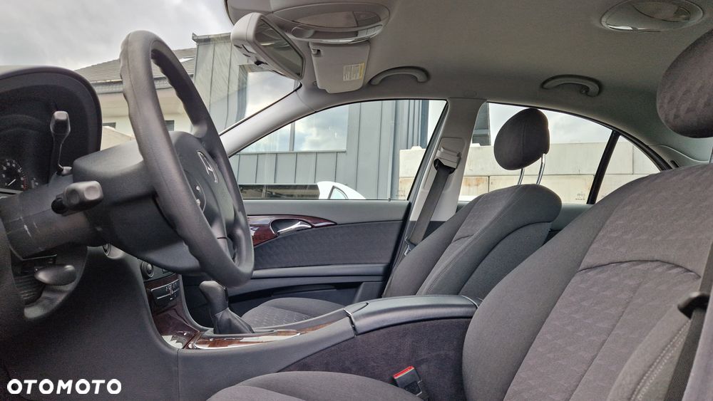 Mercedes-Benz Klasa E 200 Kompressor Automatik Classic - 21