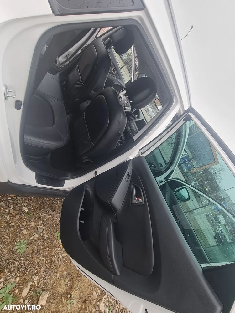 Hyundai ix35 2.0 CRDI 4WD Automatik Style - 26