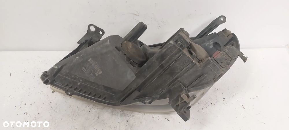 .  PRZOD PRZEDNIA LAMPA PRAWA OPEL ZAFIRA B - 5