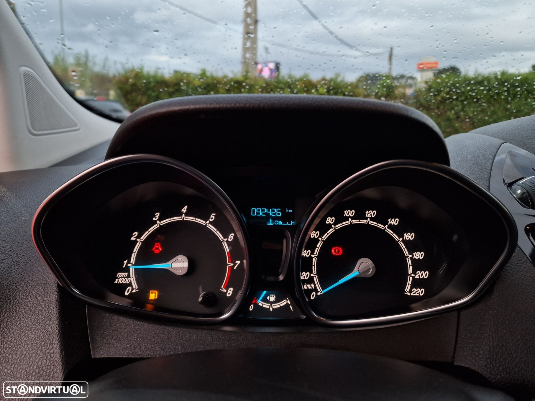 Ford Tourneo Courier 1.0 EcoBoost Titanium - 24