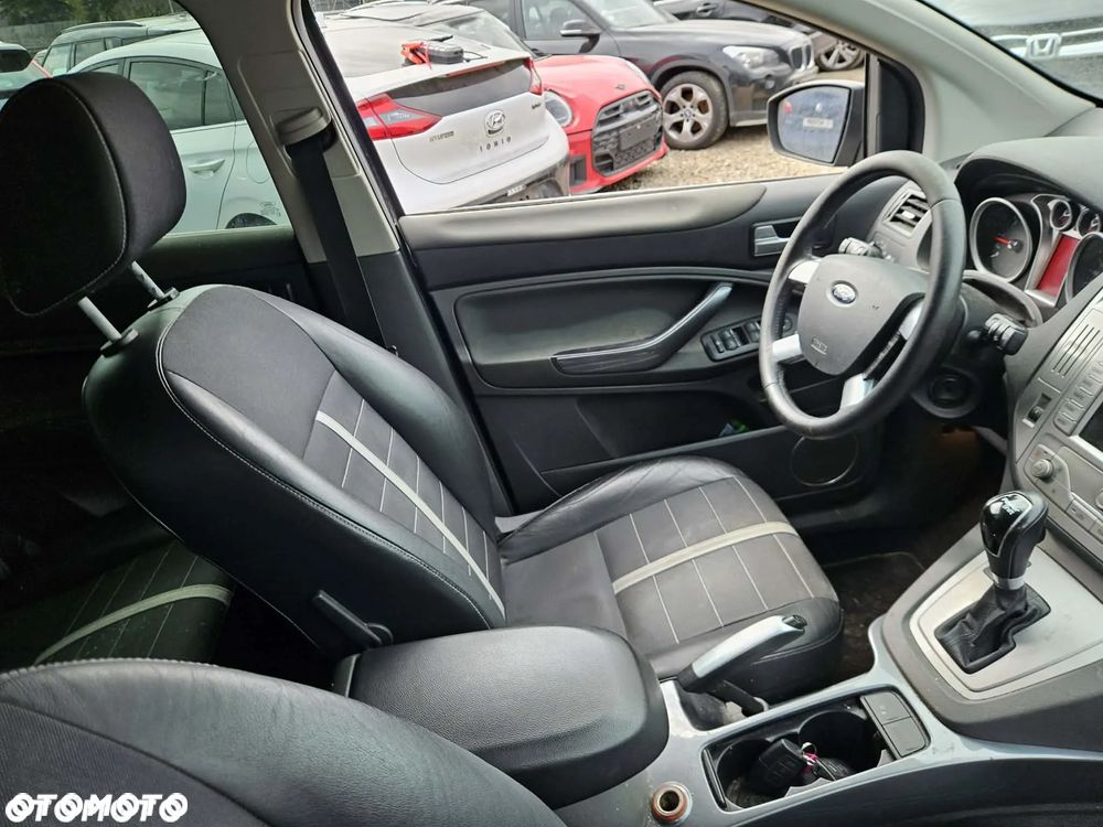 Ford Kuga 2.0 TDCi 4x4 Titanium - 4