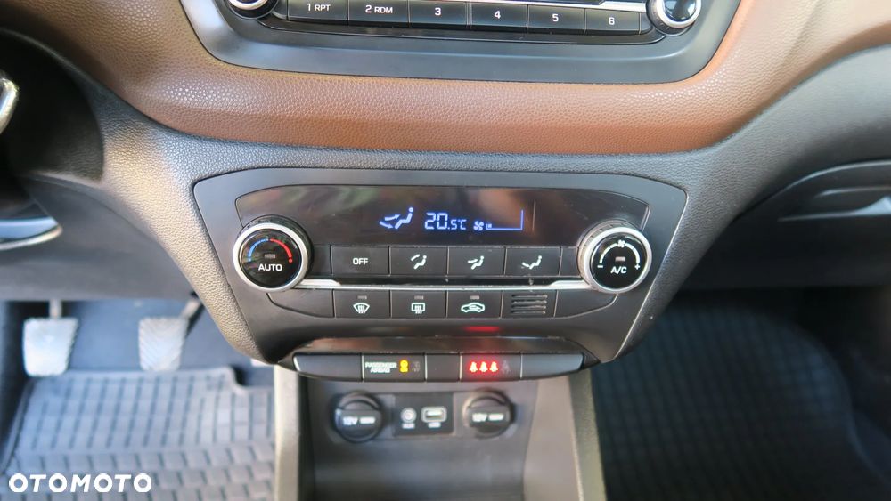 Hyundai i20 blue 1.2 YES Gold - 25