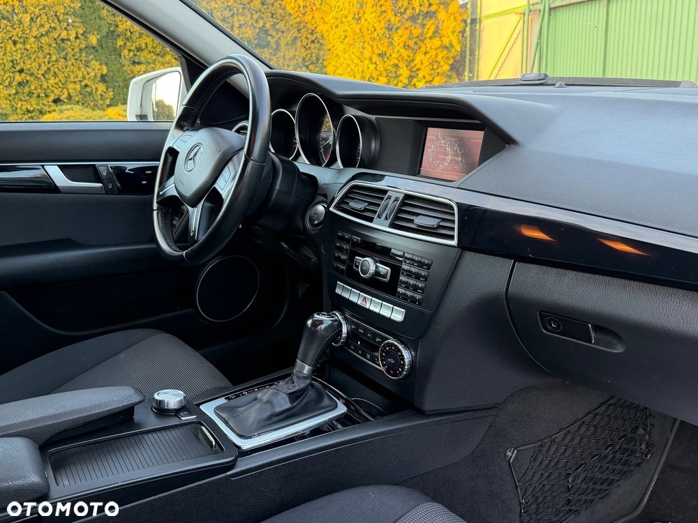 Mercedes-Benz Klasa C 220 (BlueTEC) d BlueEffICIENCY Edition 7G-TRONIC - 17