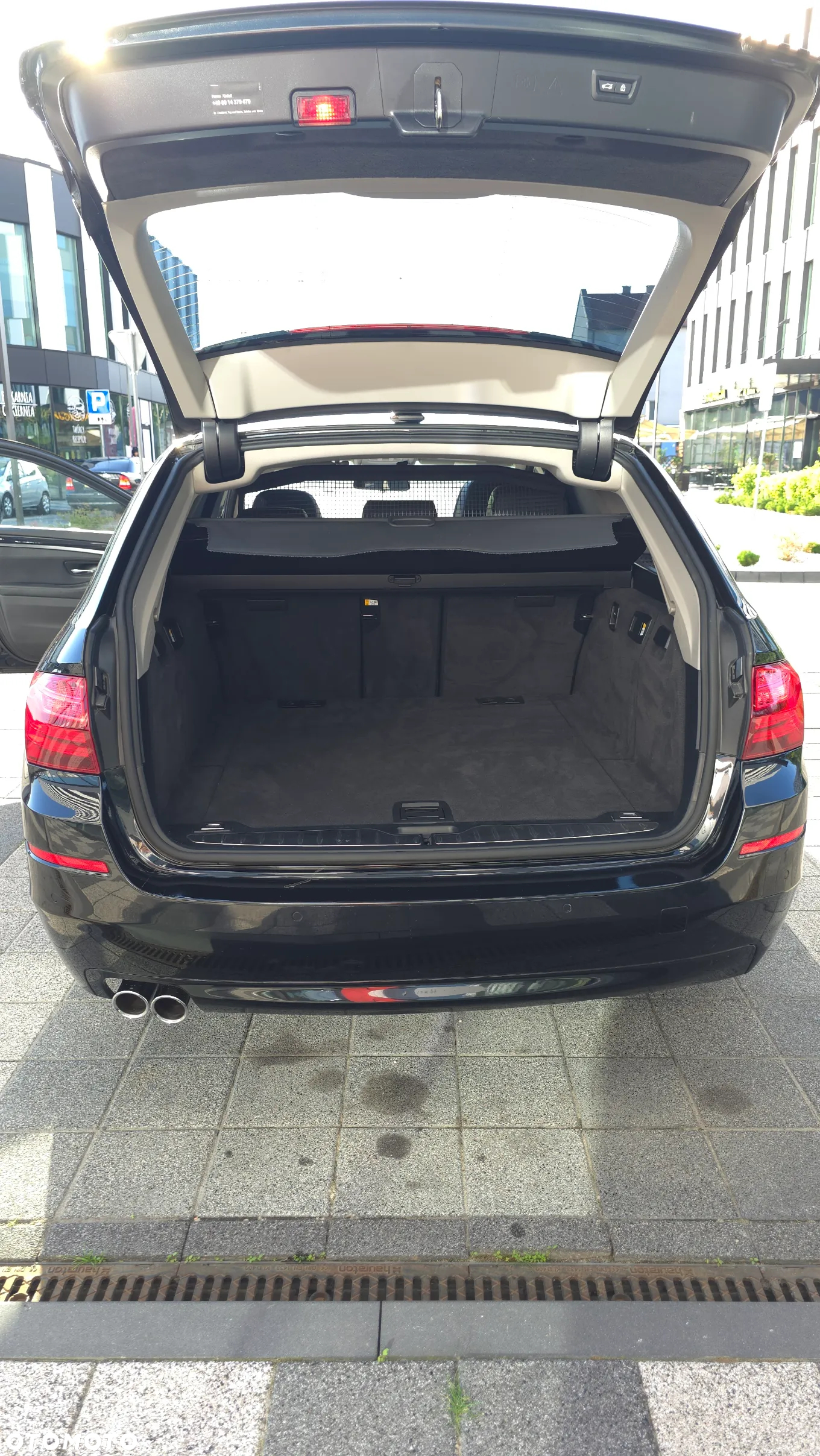 BMW Seria 5 530d Touring Luxury Line - 11