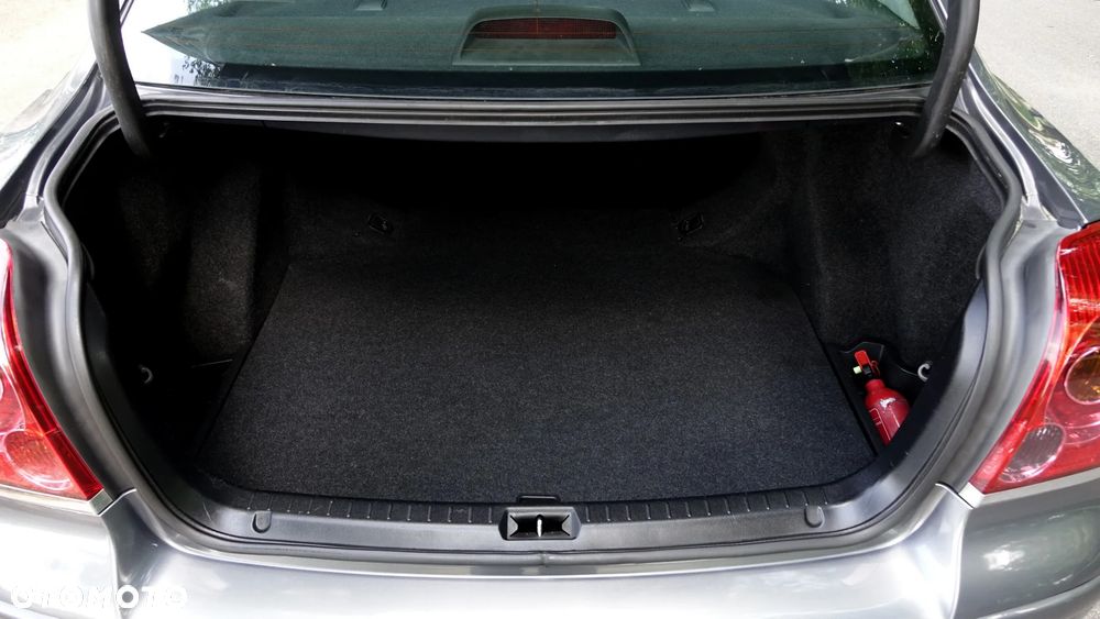 Toyota Avensis - 29