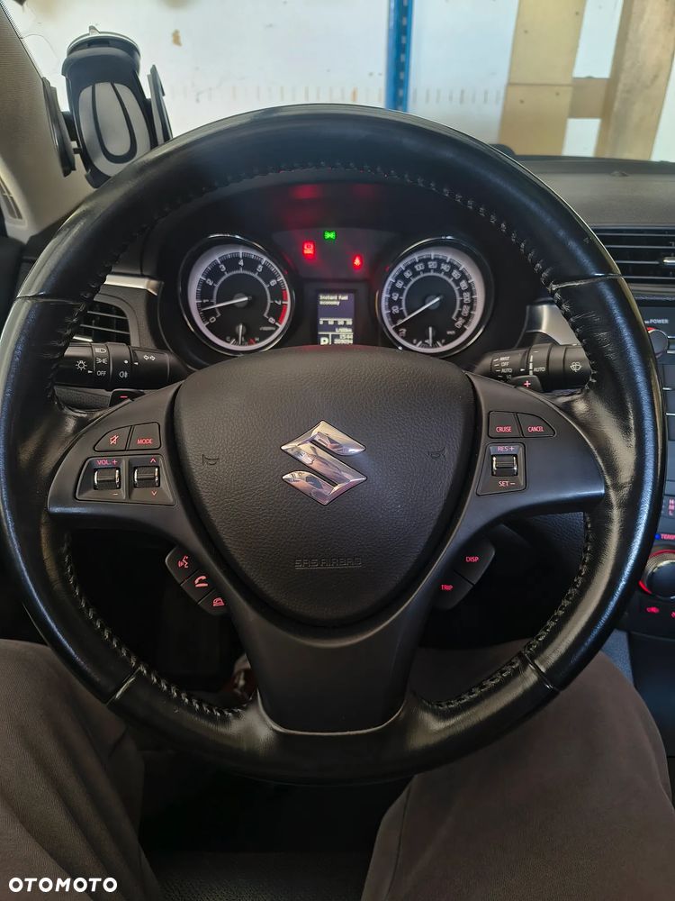 Suzuki Kizashi 2.4 4x4 CVT Sport - 8