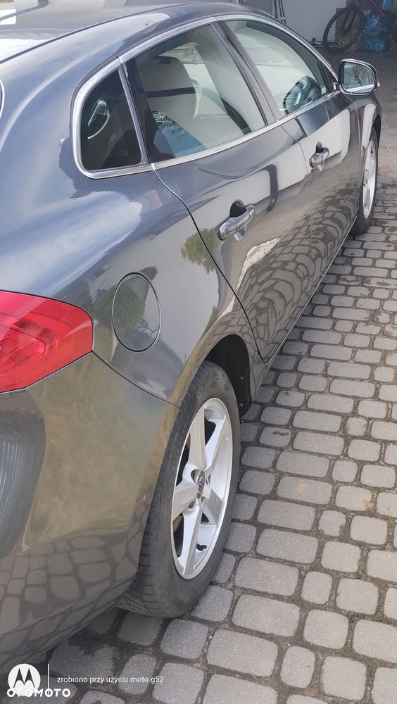 Volvo V40 D2 Momentum - 4