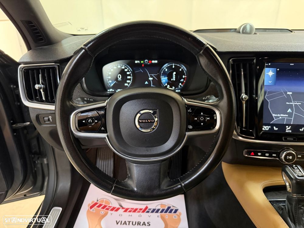 Volvo V90 Cross Country 2.0 D4 Pro AWD Geartronic - 19