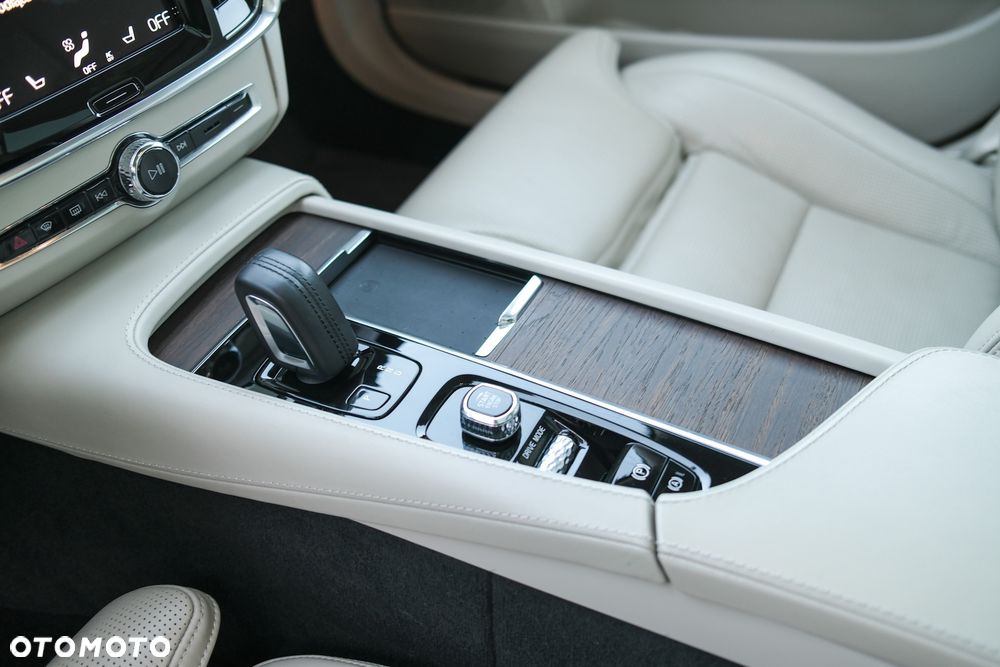 Volvo V90 Cross Country B6 B AWD Pro - 16