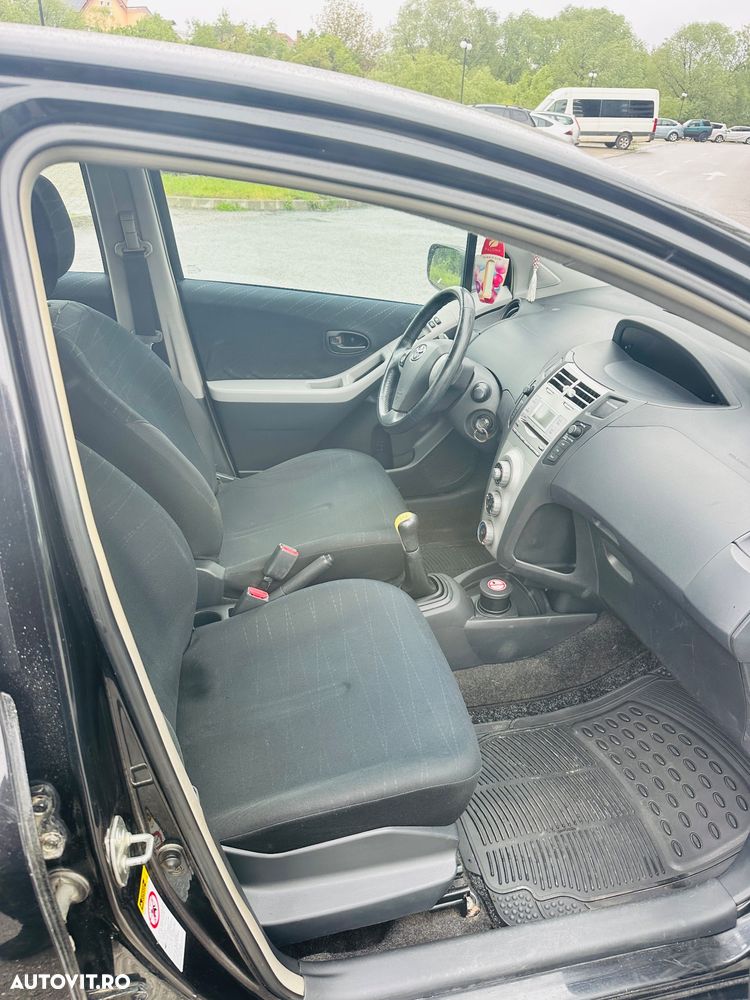 Toyota Yaris 1.4 D-4D Base AC - 8