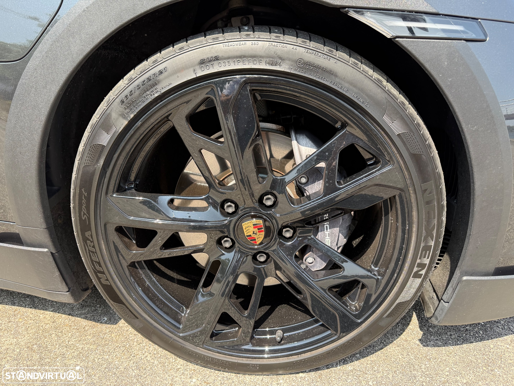 Porsche Taycan Cross Turismo 4 - 27