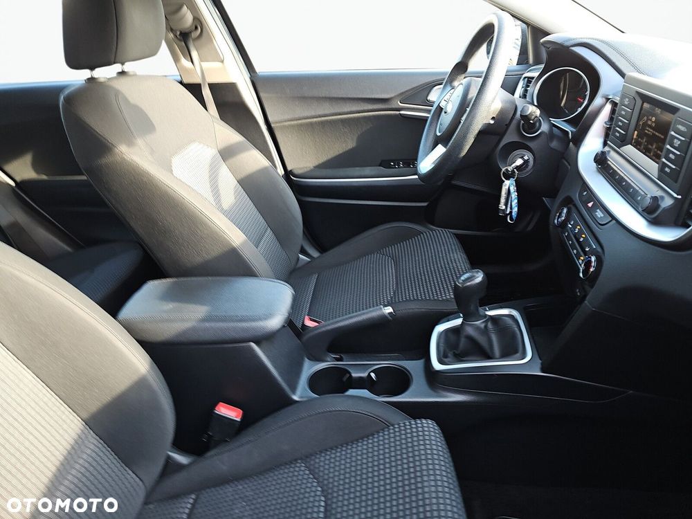 Kia Ceed - 15