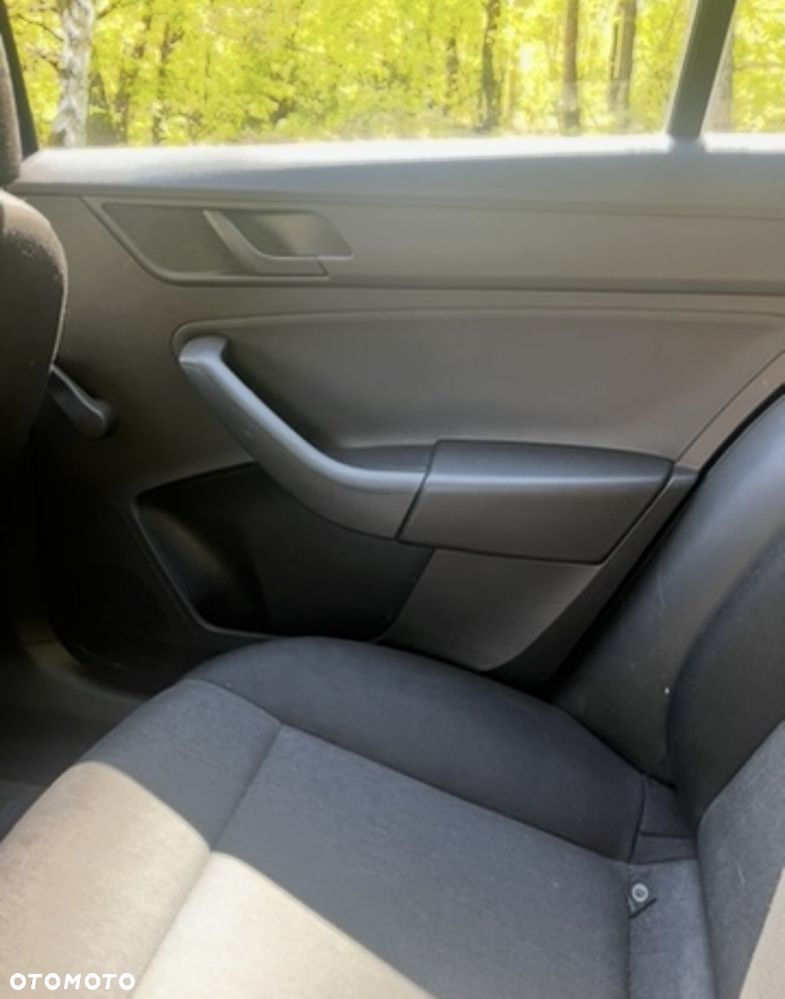Skoda RAPID 1.6 TDI DPF Ambition - 8