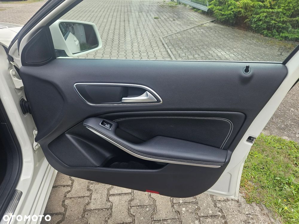 Mercedes-Benz Klasa A 160 7G-DCT Urban - 21