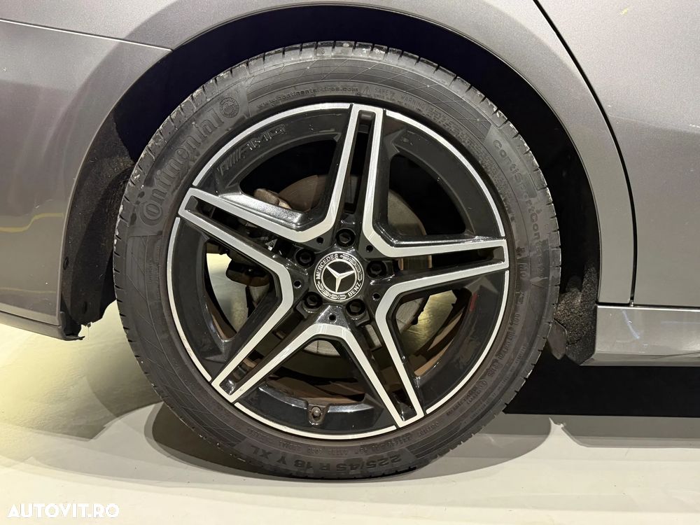 Mercedes-Benz A 220 Sedan 4Matic 7G-DCT AMG Line - 13