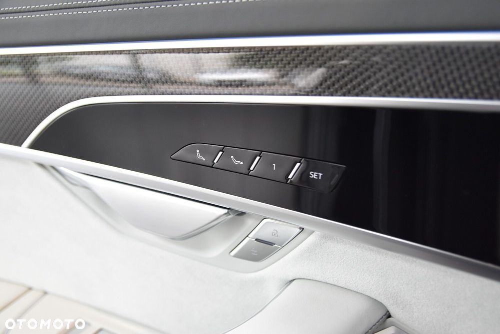 Audi S8 - 29