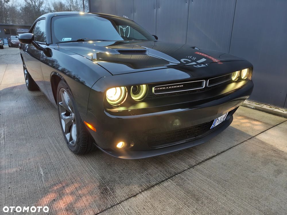 Dodge Challenger - 2