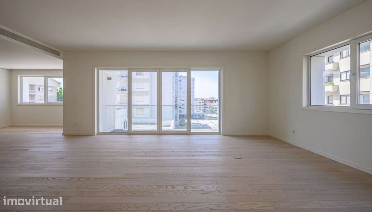 Apartamento T3 de luxo com varanda para venda no Porto - Grande imagem: 2/25