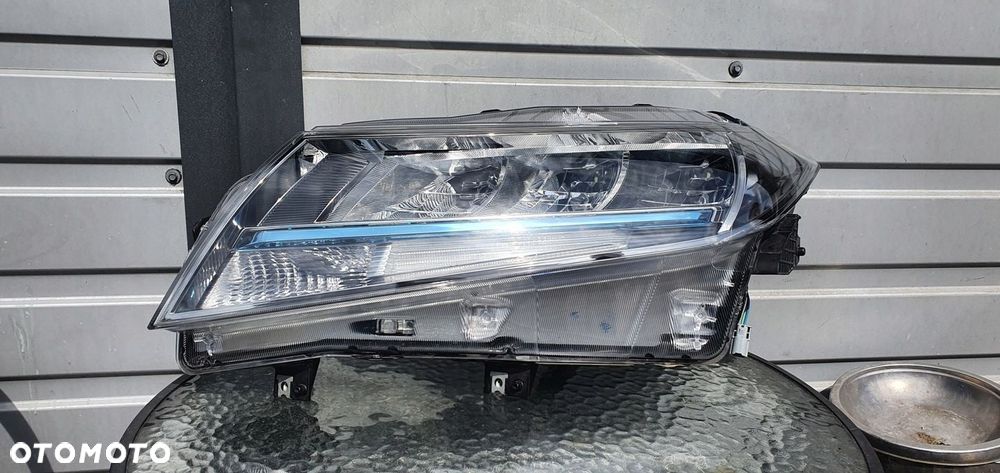SUZUKI VITARA III LIFT LAMPA LEWY PRZÓD - 1