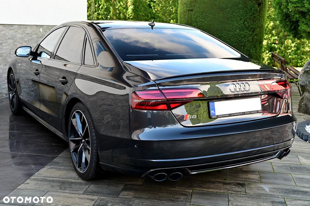 Audi S8 - 11