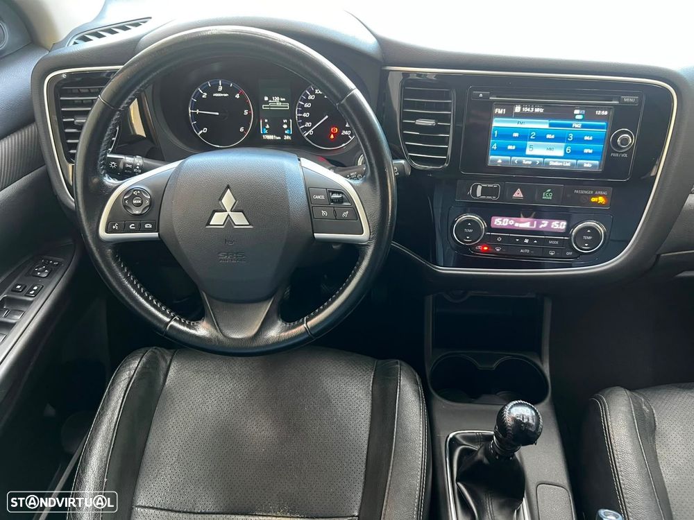 Mitsubishi Outlander 2.2 DI-D Intense+ - 22